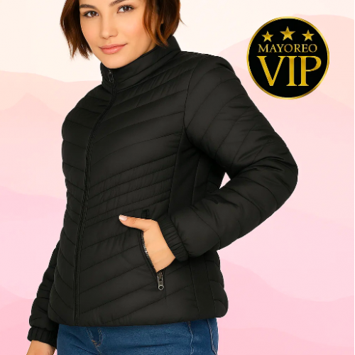 Chamarra acolchada para mujer modelo . Diseño ligero y térmico ideal para invierno. Venta al por mayor LJ24223 Chamarra acolchada para mujer modelo . Diseño ligero y térmico ideal para invierno. Venta al por mayor LJ24223