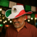 Sombrero decorativo con diseño tricolor y escudo nacional de México. Perfecto para celebraciones patrias, desfiles, fiestas temáticas, venta por mayoreo LU7808 