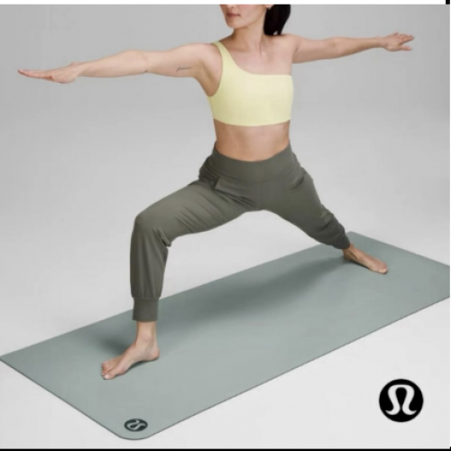 Tapete de yoga de alta calidad, diseño premium, Ideal para yoga, pilates y entrenamiento fitness. Tamaño: 173x61 cm. Colores surtidos. Venta por mayoreo LU9435