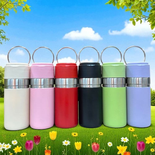 Termo liso de acero inoxidable con capacidad de 450ml, colores surtidos con tapa y anillo metálico decorativo. Venta por Mayoreo 