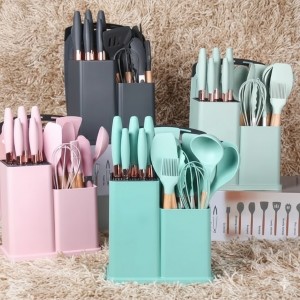 Set de utensilios de silicón con base. Incluye espátulas, cucharones y pinzas. Colores variados. Venta al por mayor 