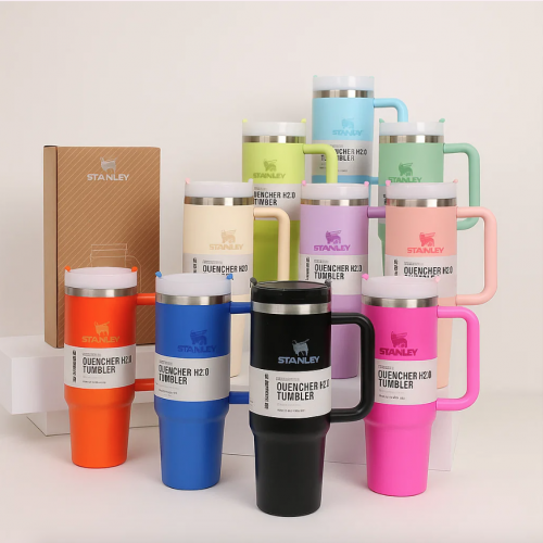 Vaso térmico Stanley con popote y asa, capacidad 40 oz, colores surtidos, ideal para bebidas frías o calientes, venta por mayoreo