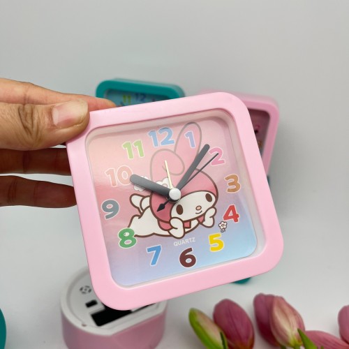 Reloj decorativo para escritorio cuadrado