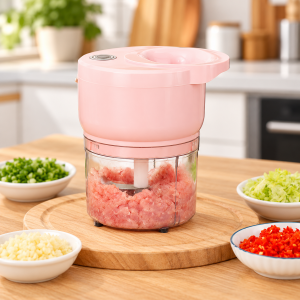 Mini triturador eléctrico inalámbrico multifuncional, ideal para procesar diferentes alimentos en la cocina. Venta por mayoreo