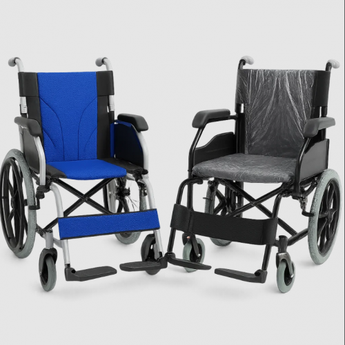 Silla de ruedas transportadora plegable ligera y portátil con reposapiés ajustable, color azul y negro venta por mayoreo