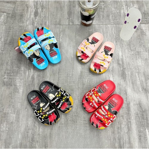 Chanclas chicas de mickey mouse con 3 tallas surtidas:16.5cm, 17.5cm,18.5cm colores surtidos (10 ganchos por caja) TX444