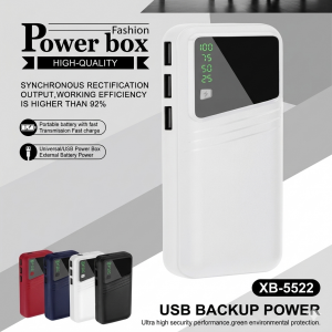 Power bank portátil con pantalla digital y múltiples puertos USB. Ideal para cargar dispositivos en cualquier lugar. Venta por mayoreo 