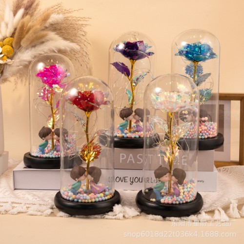 Flor decorativa para parejas con rosa artificial y luz LED en cúpula transparente con base decorativa. Ideal como regalo para San Valentin. Venta por mayoreo
