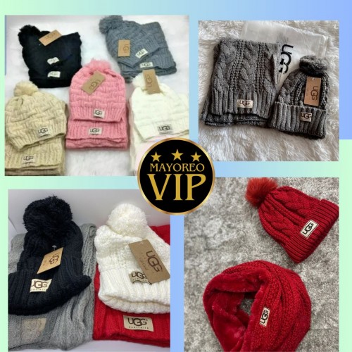 Gorro tejido con pompón y etiqueta tipo UGG. Suaves, cálidos y elegantes. Colores surtidos ideales para la temporada de frío. Venta por mayoreo Gorro tejido con pompón y etiqueta tipo UGG. Suaves, cálidos y elegantes. Colores surtidos ideales para la temporada de frío. Venta por mayoreo