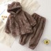 Pijama infantil de peluche super suave con capucha y orejitas de oso, ideal para mantener a los niños abrigados en invierno. Tallas variadas S, M y L y en varios colores. Modelo YP-0110. Venta por mayoreo 