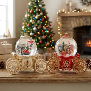 Farol navideño con luz y efecto de nieve en forma de carruaje, con escena de Santa Claus para decorar espacios festivos. Venta por mayoreo