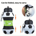 Botella de agua deportiva plegable de silicona con diseño de balón de fútbol, práctica y divertida. Ideal para niños, deportistas y fanáticos del futbol. Venta por mayoreo ZE-2880