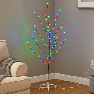 Árbol decorativo LED de 1.5 m con luces multicolor, diseños de pelota, estrella o rosa. Ideal para Navidad o decoración de fiestas y jardines. Venta al por mayor ZFM-0099