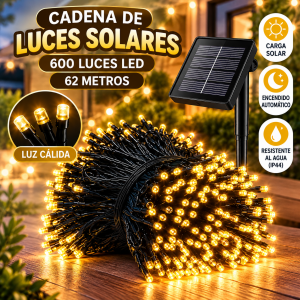 Cadena de luces solares con 600 luces LED y 62 metros de longitud, ideal para decorar exteriores con luz cálida. Venta por mayoreo