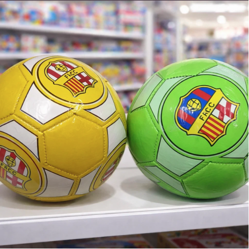 Pelota de fútbol infantil número 2 con diseño de equipos, ideal para niños pequeños. Venta por mayoreo. Modelo pelota-013
