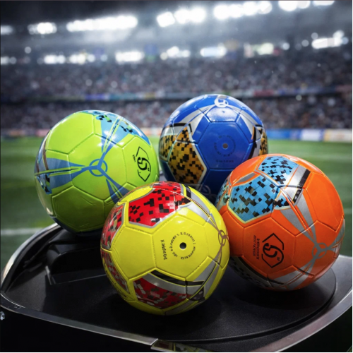 Pelota de fútbol número 5 con diseños y colores variados. Ideal para uso recreativo, escolar y entrenamientos. Venta por mayoreo. Modelo pelota-550.