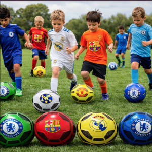 Pelota de fútbol número 5 con diseño de equipos, ideal para uso recreativo, escolar y venta por mayoreo. Modelo pelota-660.
