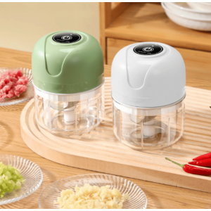 Picador eléctrico compacto para picar y triturar alimentos como verduras, ajo, cebolla, chiles, carne y más. Práctico para cocina y venta por mayoreo.