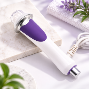 Masajeador eléctrico corporal con cabezal redondo y diseño ergonómico de fácil agarre. Ideal para masaje y relajación. Venta por mayoreo.